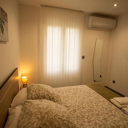 Appartement 1-4 Pers - Proche Paris, Cdg, Grand Paris Arena - A L'Ombre Du Pin "5" Le Pin  Buitenkant foto